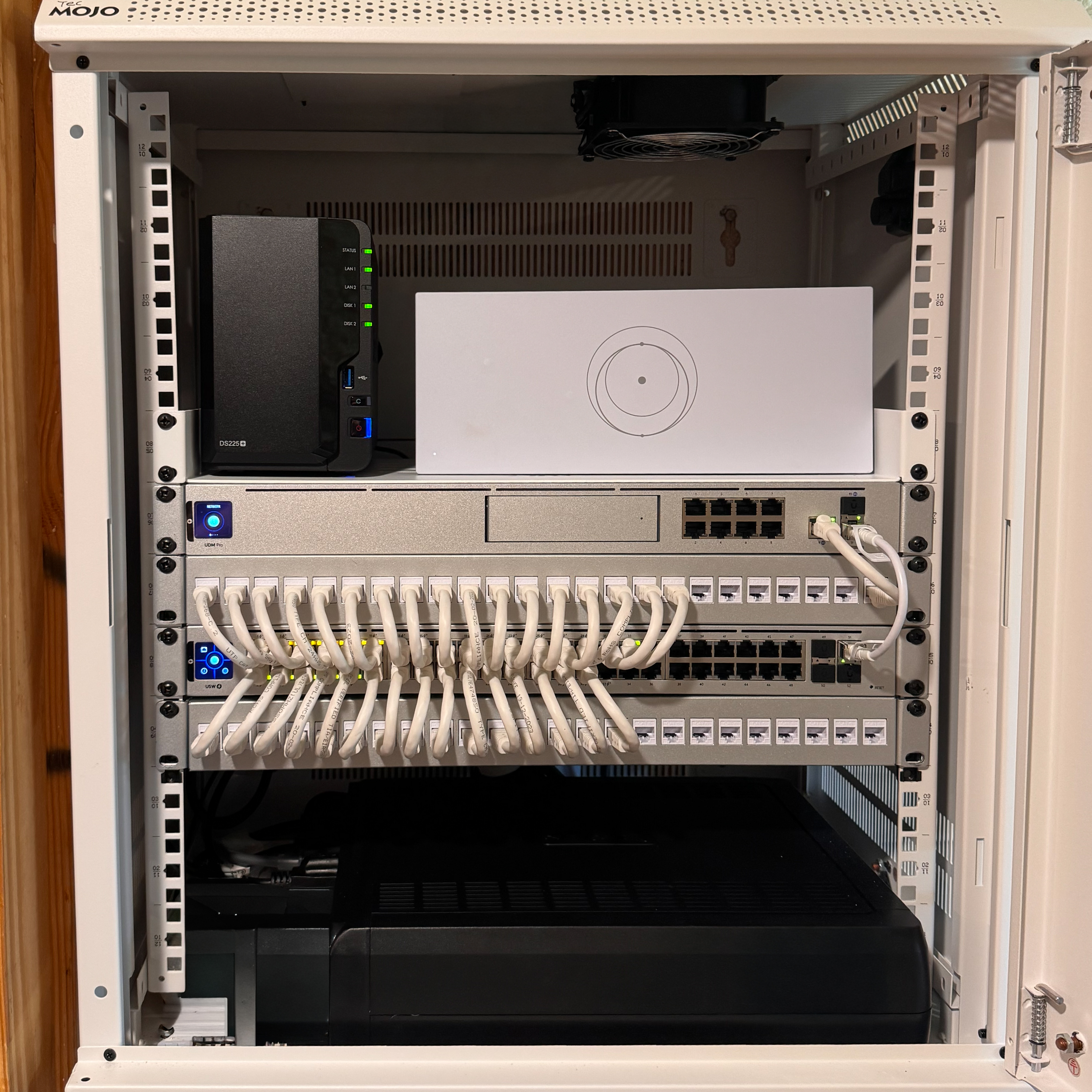 In-wall network panel